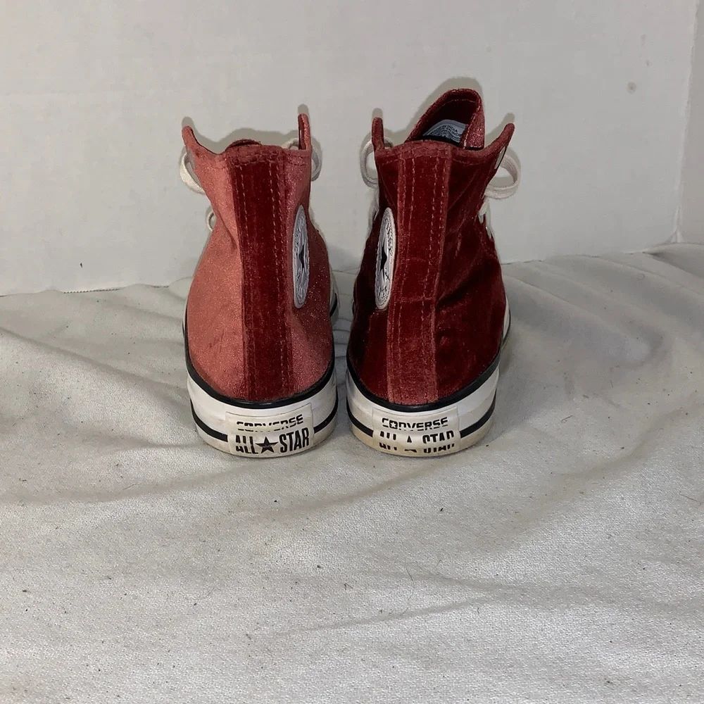 Converse Kids All-Star Chuck Taylor Velvet High Top Sneakers in Burgundy Red